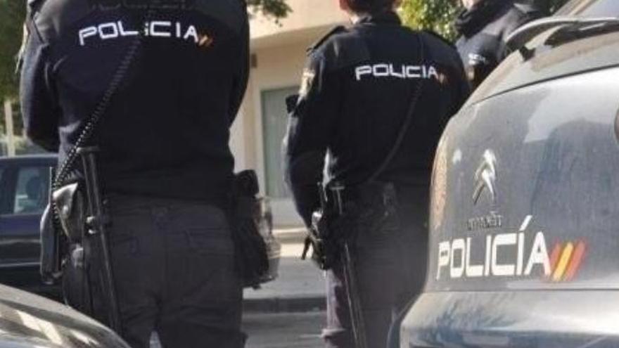 Agentes de la Policía Nacional.