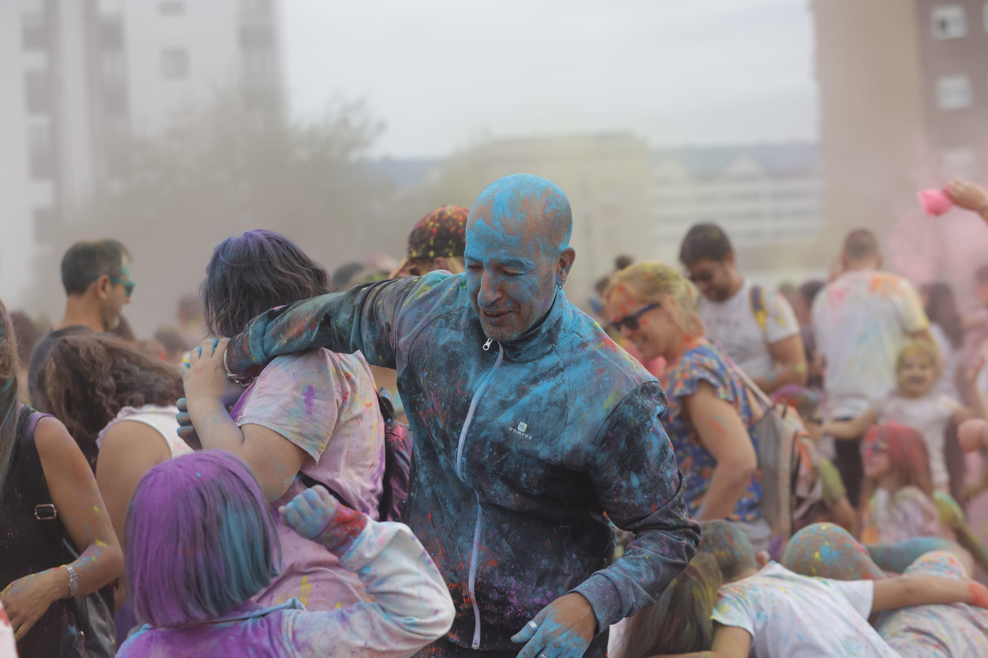 EN IMÁGENES: Así fue la "Holi party" de San Mateo en La Corredoria