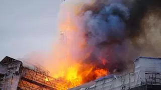 Incendio en la Bolsa de Copenhague hoy: sigue la última hora del fuego, en directo
