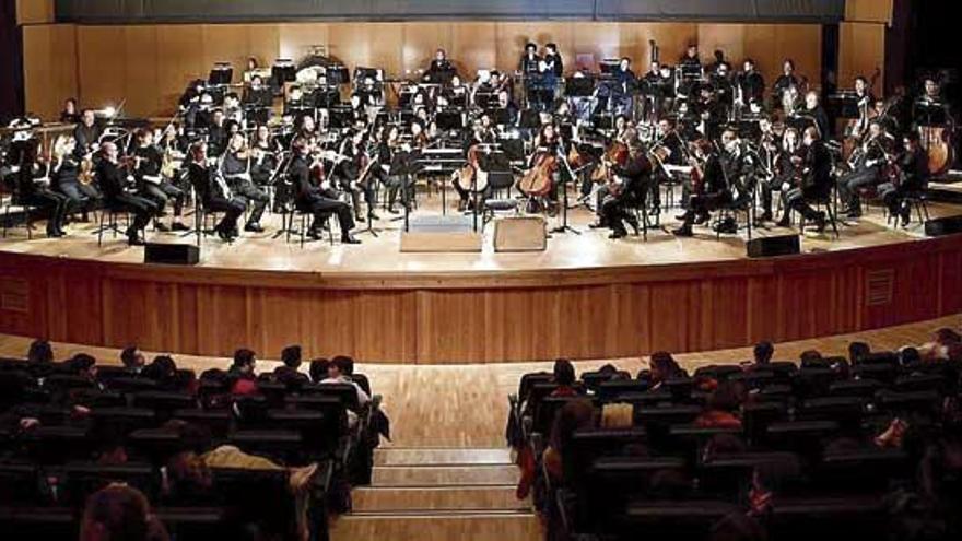 Actuación de la Orquesta Sinfónica de Galicia para un público infantil.