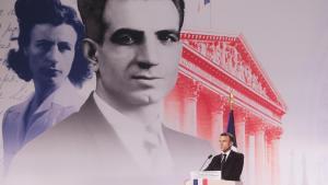 El presidente francés Emmanuel Macron pronuncia un discurso en el homenaje nacional al luchador de la resistencia comunista armenia Missak Manouchian.