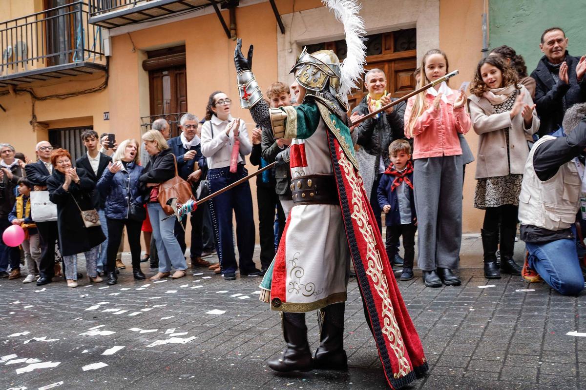La lluvia concede una tregua a la Gloria Infantil de Alcoy La lluvia concede una tregua a la Gloria Infantil de Alcoy
