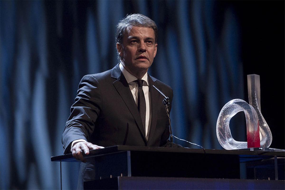 2012. Puyal, radiofonista convertit ja en llegendari, amb el premi Català de {l’Any}. 