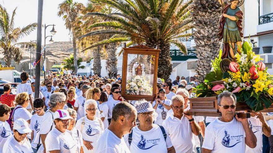 Cientos de ariqueros siguen la peregrinación de Abona, que llega a su décima etapa