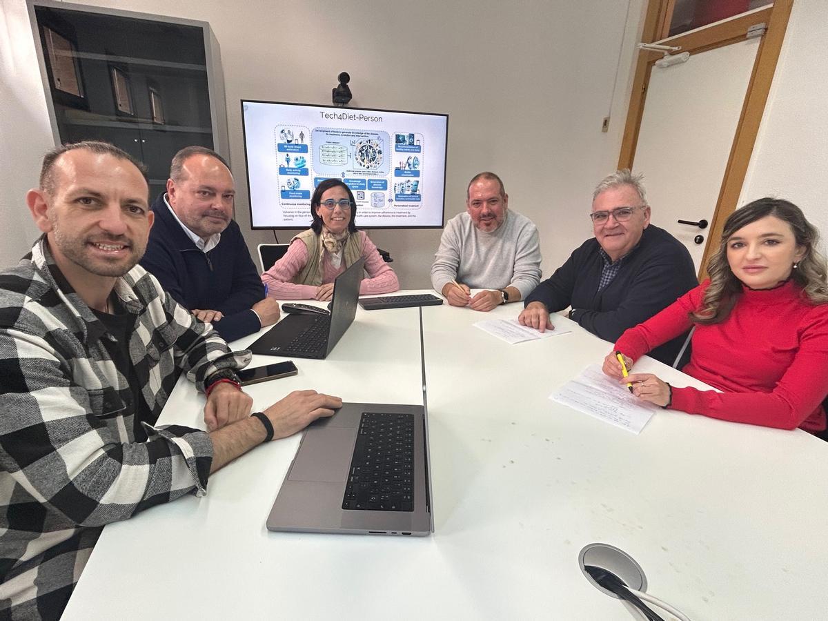 El equipo que desarrolla el proyecto Tech4diet en la UA