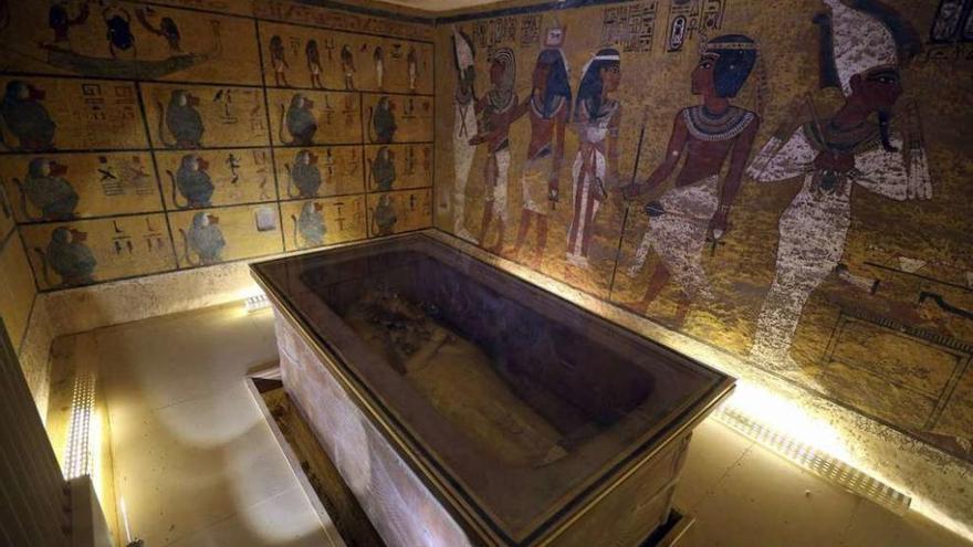 Tumba de Tutankamón, tras cuyas paredes se han detectado pruebas de una cámara secreta.