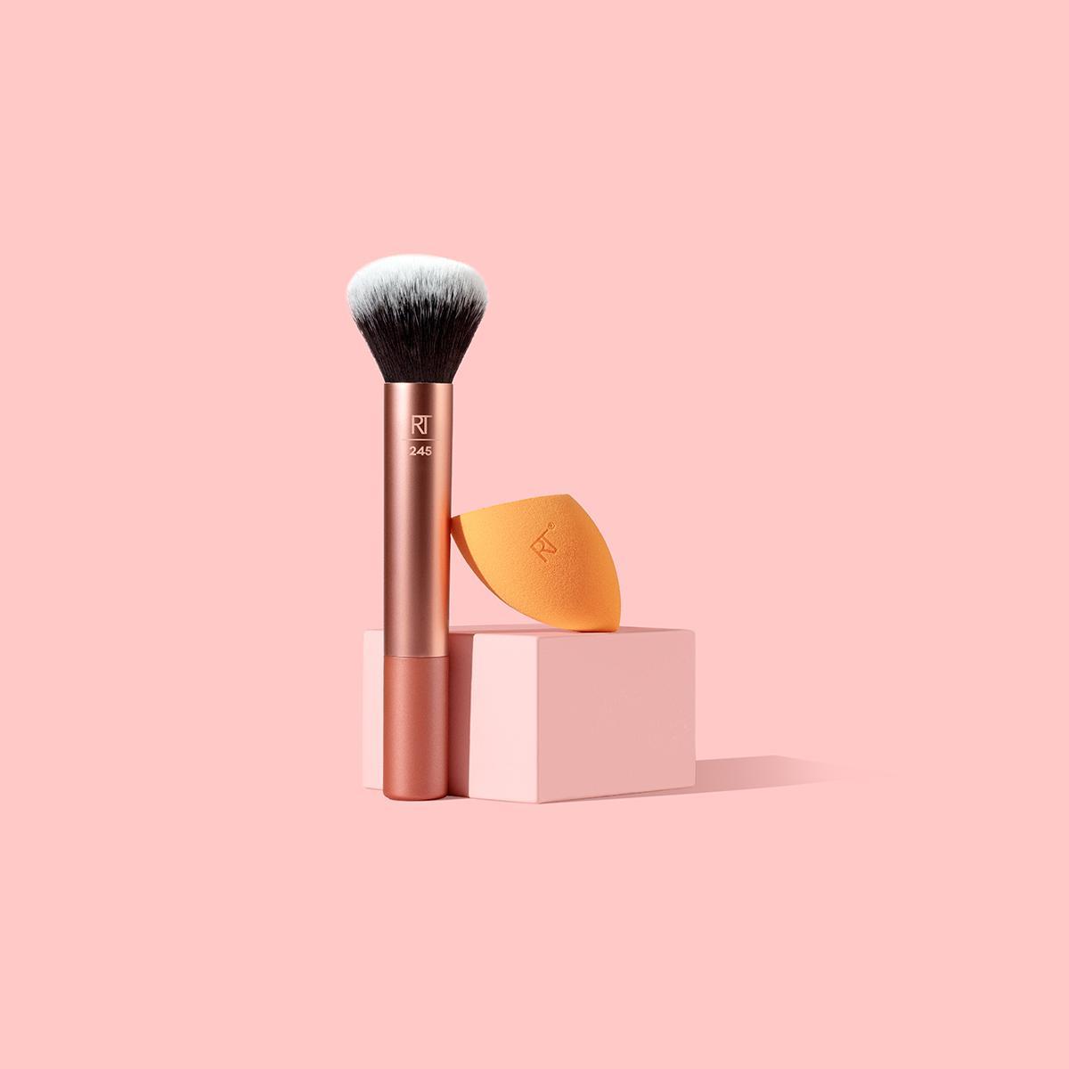 Esponja de maquillaje - ‘Miracle complexion Sponge’ + Brocha facial 245