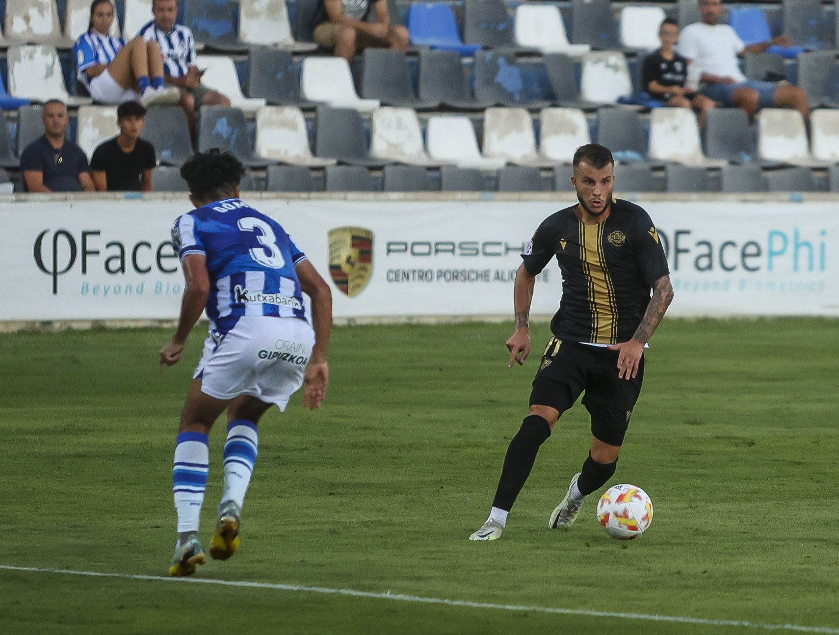 El Intercity hace los deberes casa frente a la Real Sociedad B ( 5 - 2 )