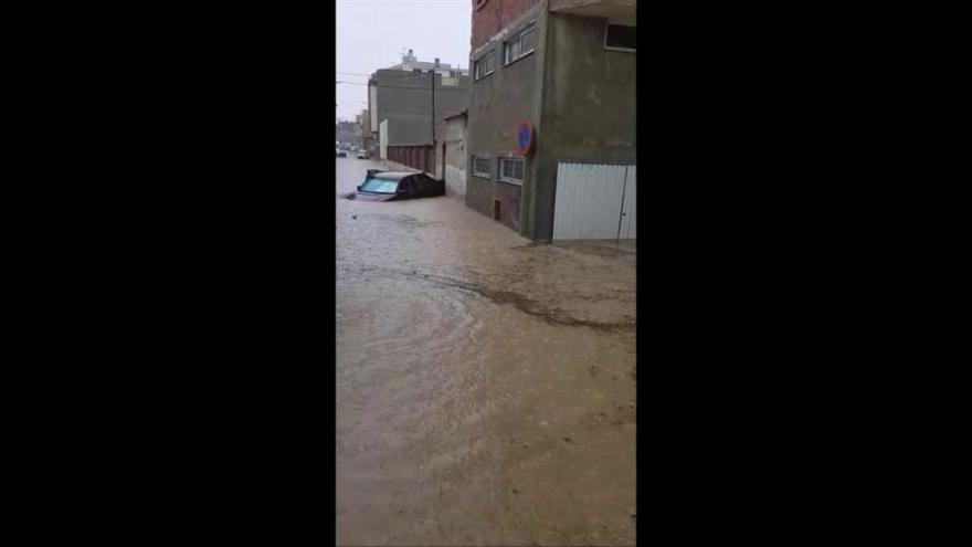 Coches atrapados por la inundación en Librilla