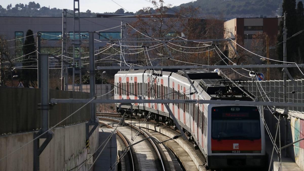 Un convoy de los Ferrocarrils de la Generalitat de Catalunya (FGC).