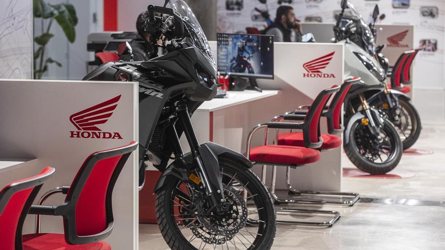 Aprovecha el buen tiempo: Explora las nuevas motos de calidad en Honda Esteban Parres