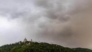 Nubes sobre Collserola.