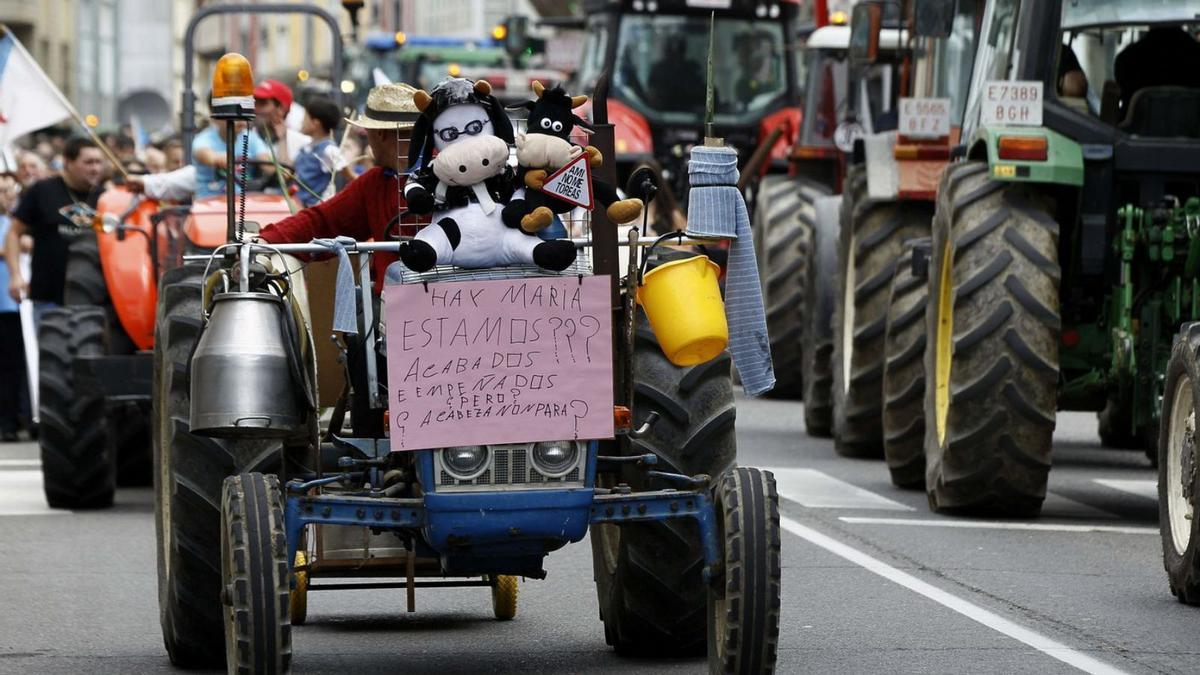 Protesta de ganaderos en Sarria (Lugo), antes de la pandemia, por los bajos precios.    // ELISEO TRIGO / EFE