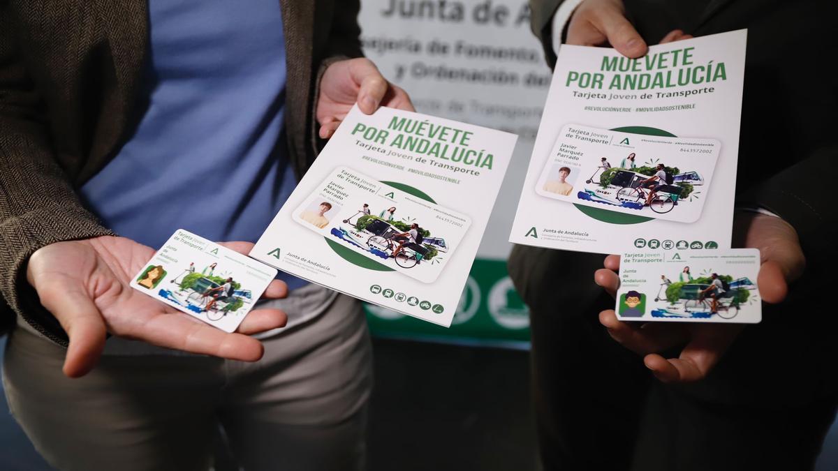 Unos 1.800 cordobeses han solicitado ya la tarjeta joven de transporte de Andalucía.