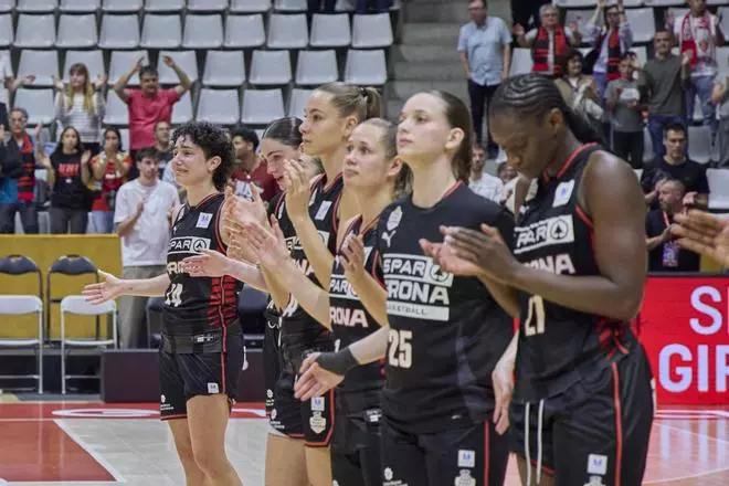 Les imatges del partit de tornada de la semifinal del play-off entre l'Spar Girona i el València