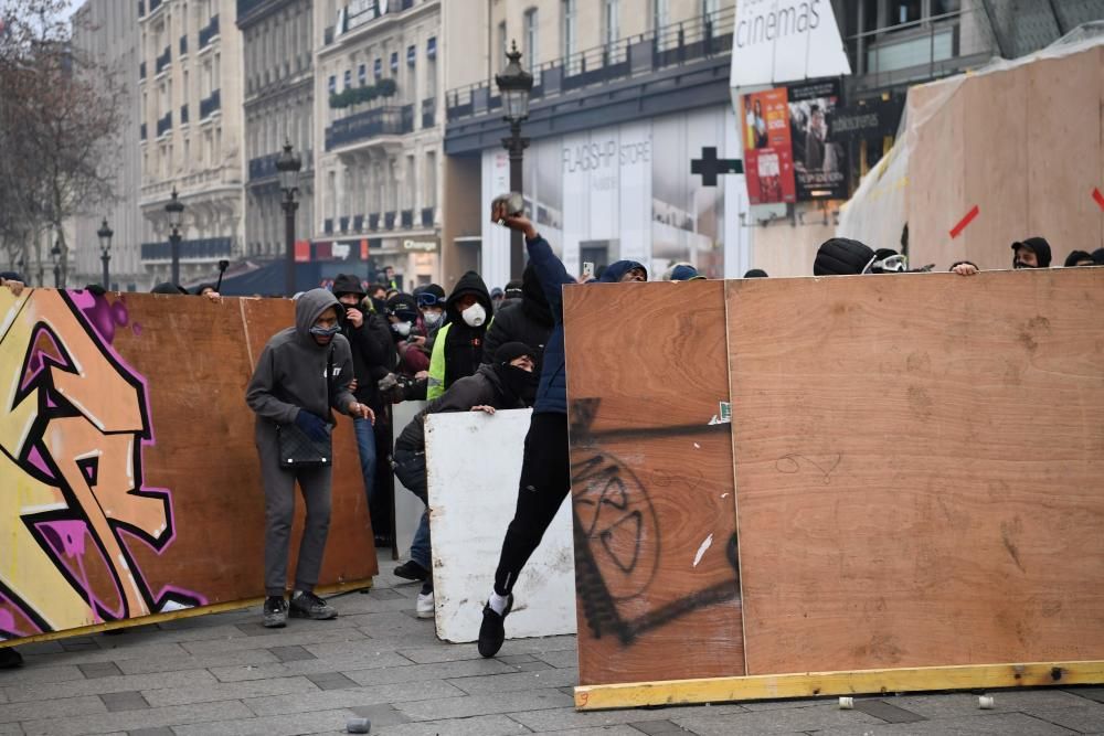 Protesta de los ''''chalecos amarillos'''' en París