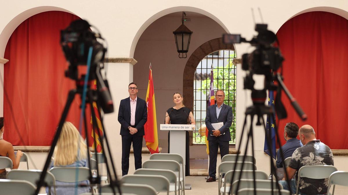 Rueda de prensa de Marga prohens en el anitguo Ayuntamiento de Ibiza