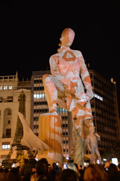 La falla municipal, iluminada