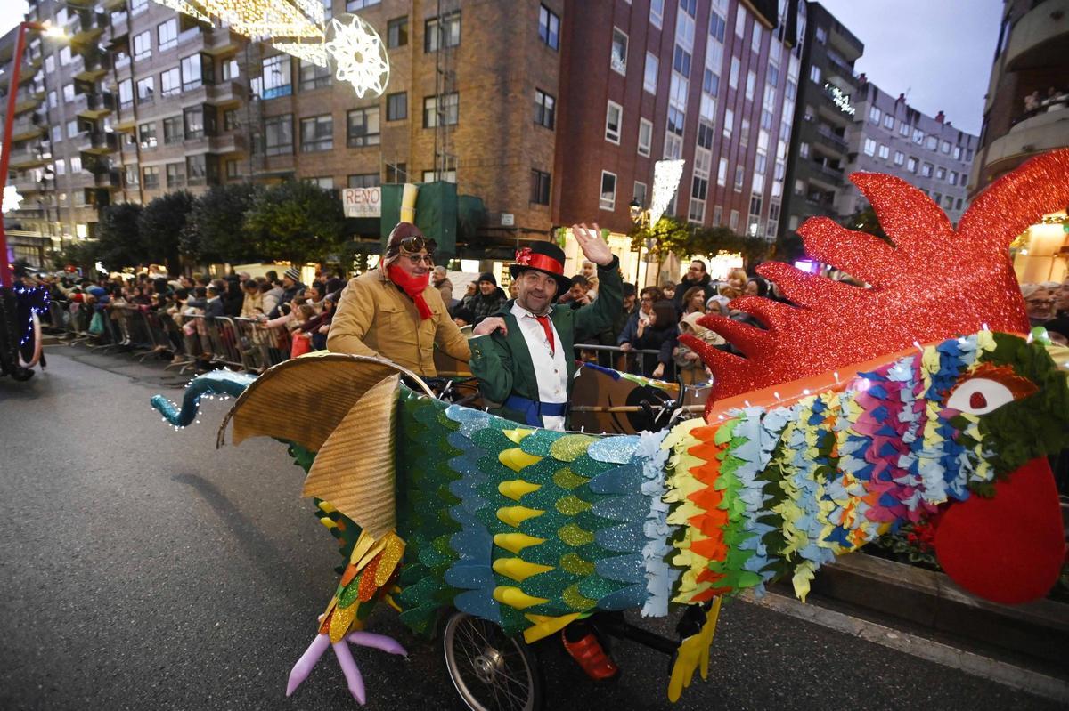 Los Reyes Magos recorren las calles de Vigo