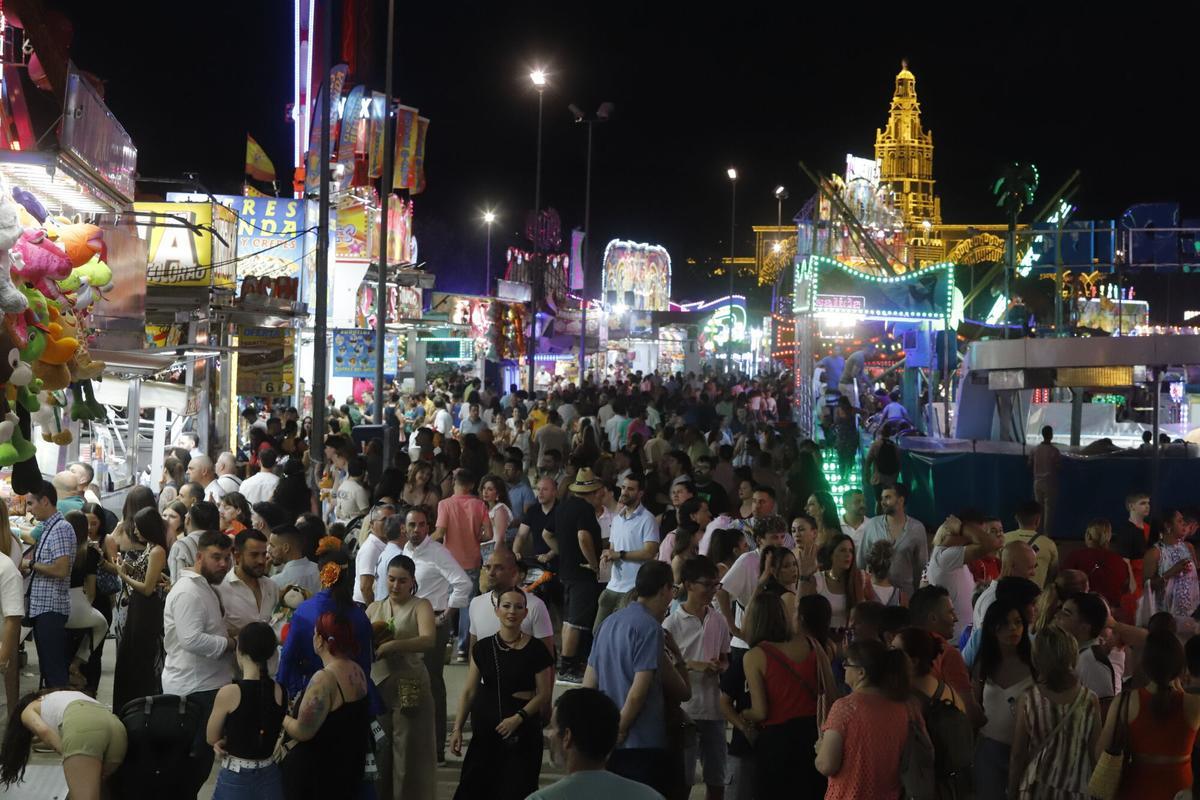Córdoba Feria de Mayo El Arenal sabado final bulla cierre calle del infierno gente