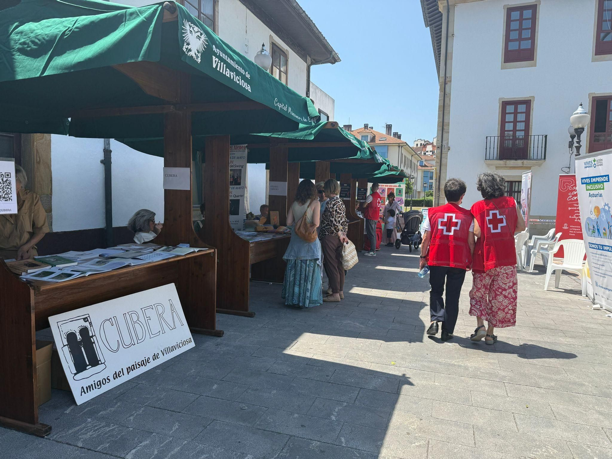 Así fue la mañana solidaria en la Feria de Asociaciones de Villaviciosa