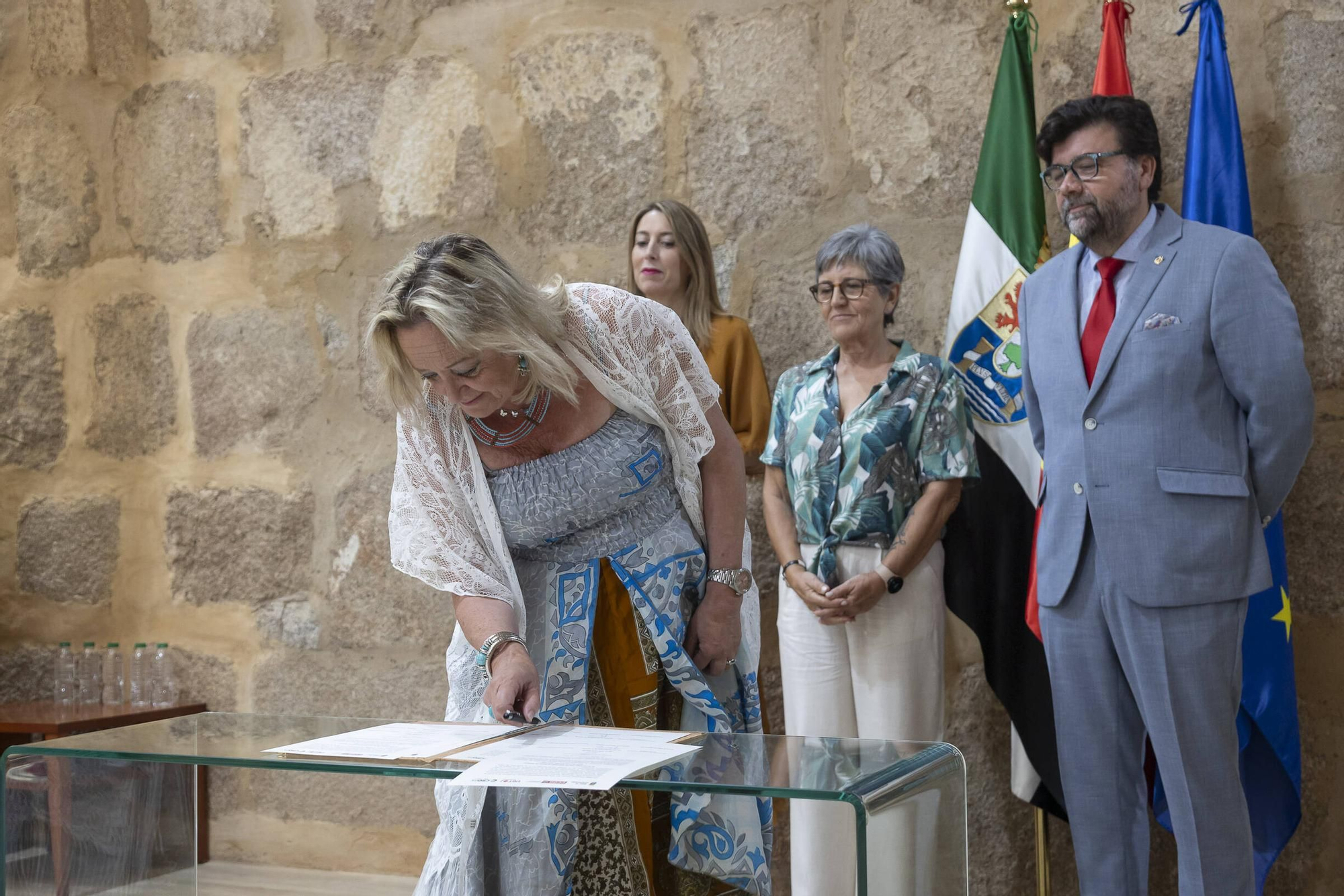 Así ha sido la firma del plan de empleo de Extremadura