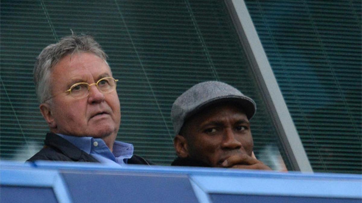 Drogba, junto a Hiddink