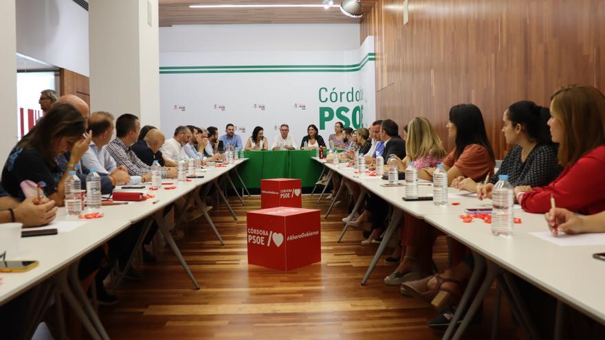 El secretario general del PSOE-A, Juan Espadas, en la reunión que ha celebrado este viernes con el PSOE de Córdoba.