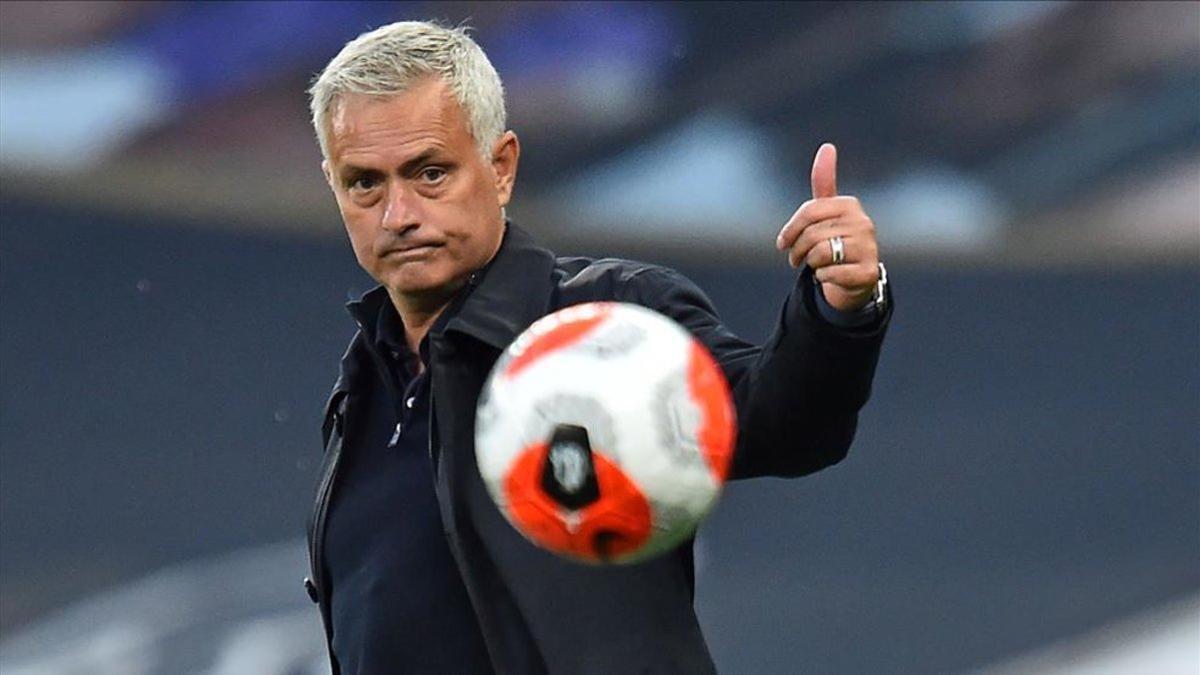 Mourinho, durante un partido del Tottenham