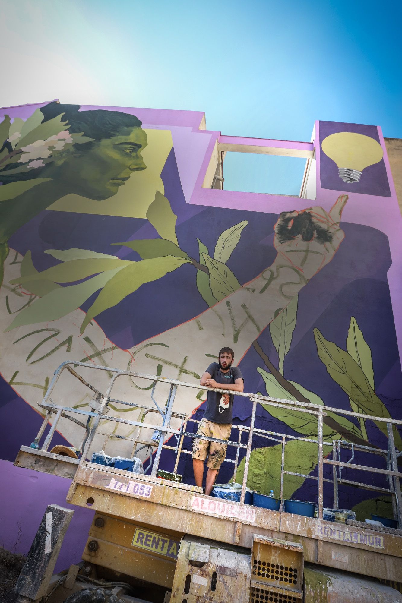 Un mural en Bigastro para homenajear la inventiva de las mujeres en la historia