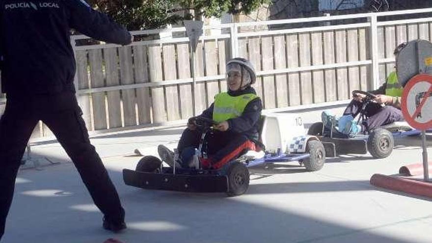 Una actividad de educación vial con karts. // Noé Parga