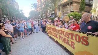 Protesta en Alicante contra los presupuestos de la Generalitat y la turistificación