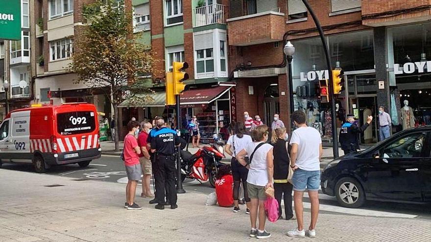 Un joven, herido leve tras un nuevo accidente en la avenida de la Costa