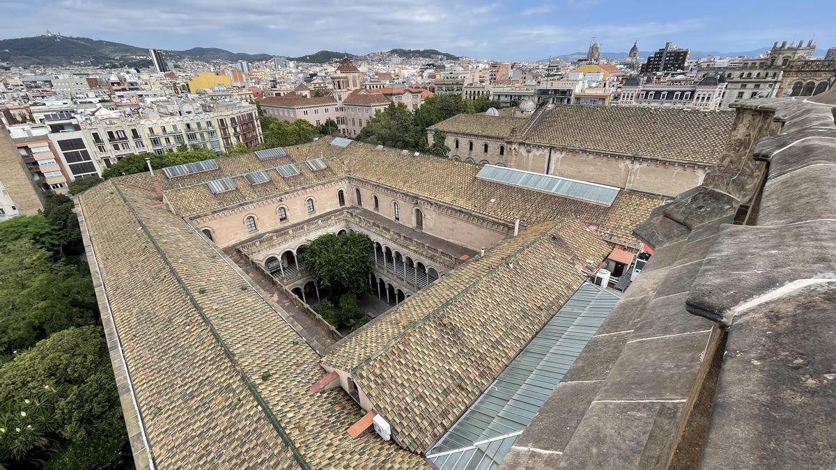 La UB abre al público la Torre del Rellotge tras su restauración