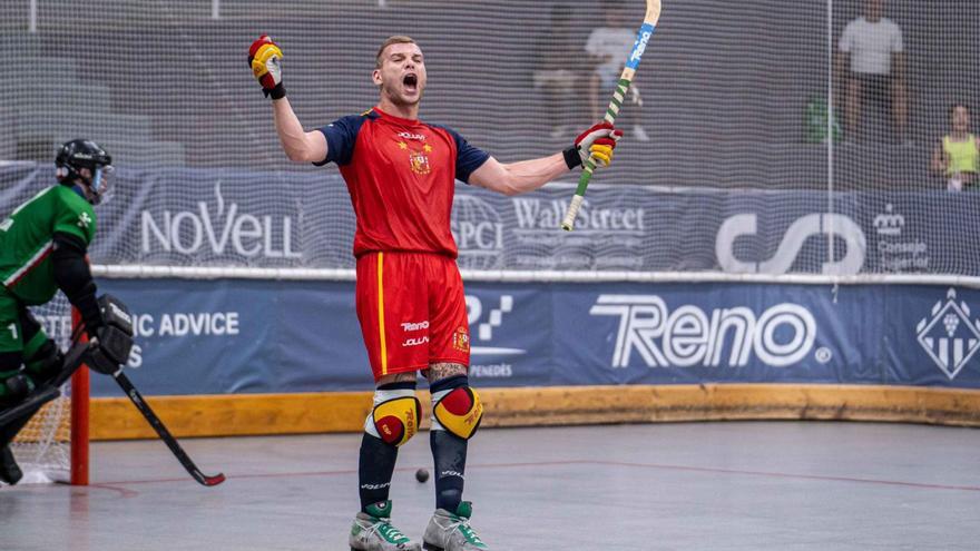 César Carballeira celebra el gol anotado contra Italia en el partido de ayer de la selección. |  // DAVID VALIENTE