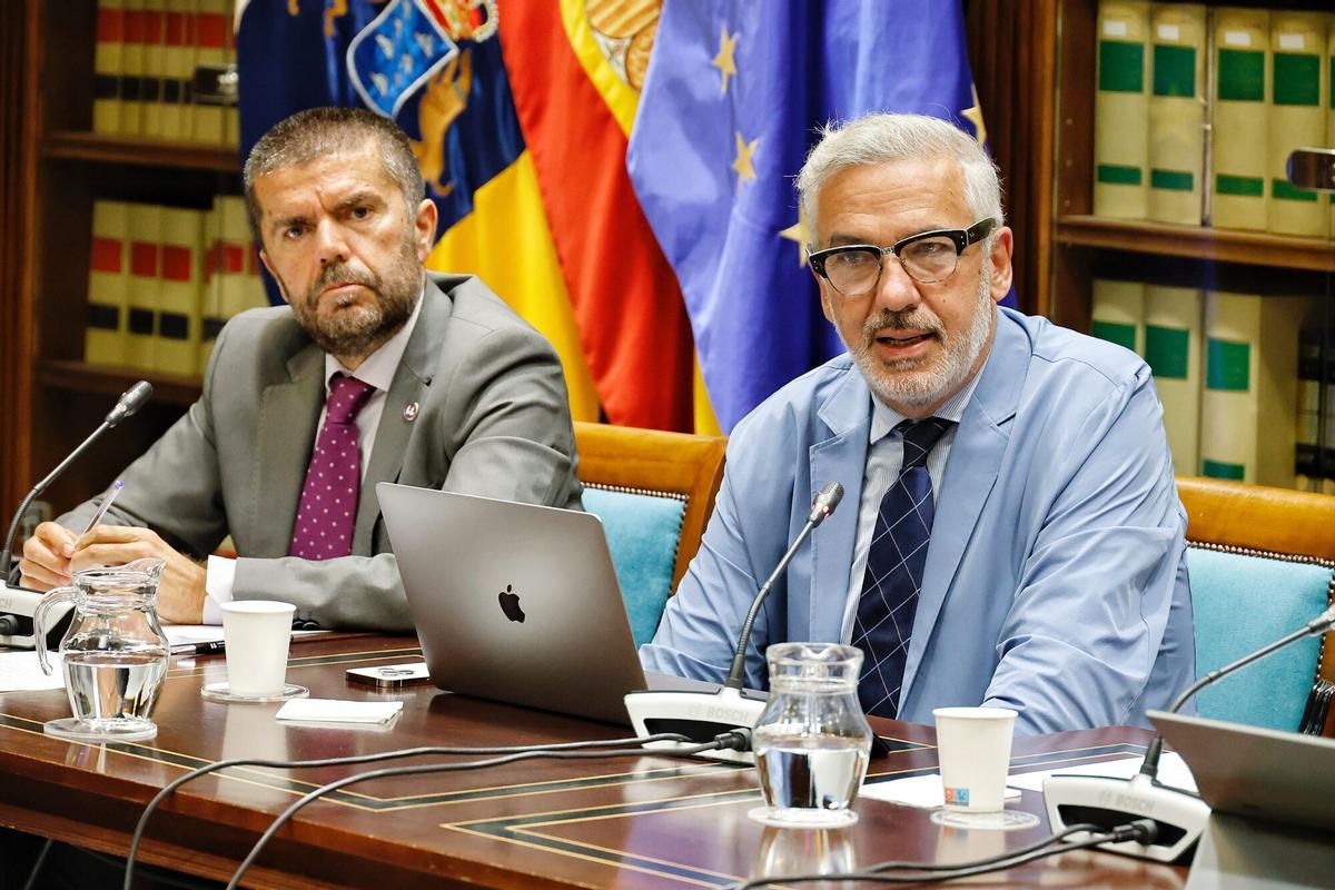 Los rectores canarios comparecen en el Parlamento regional para valorar la ley de ciencia.