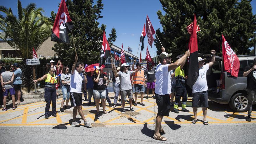 La plantilla de Catelsa mantiene las protestas en Cáceres, ante el «silencio negociador» de la dirección