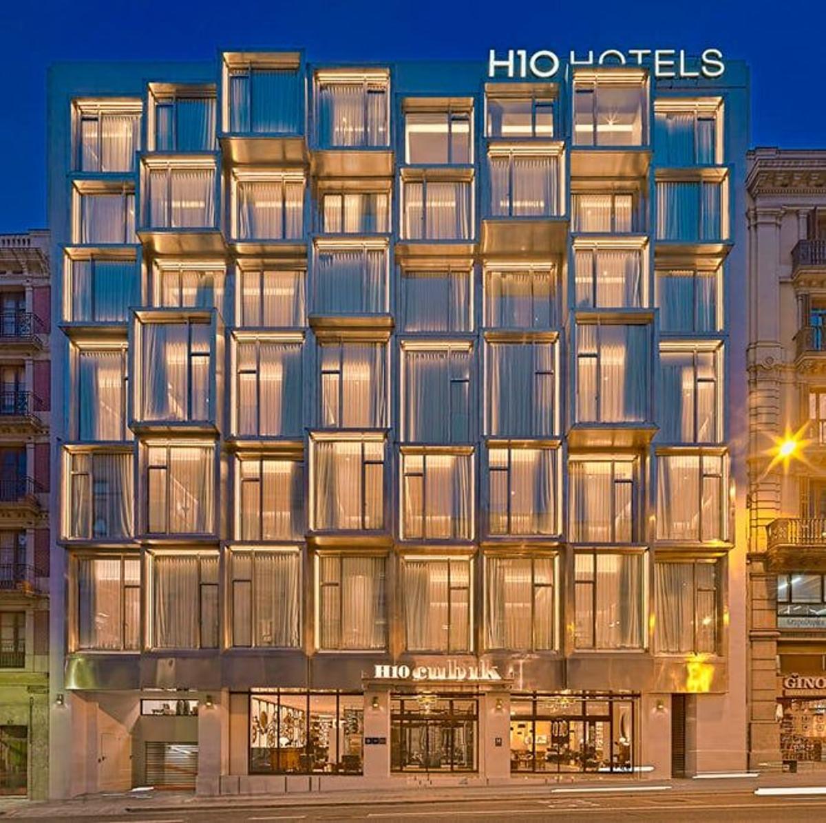 H10 sorprende con un hotel futurista en Barcelona