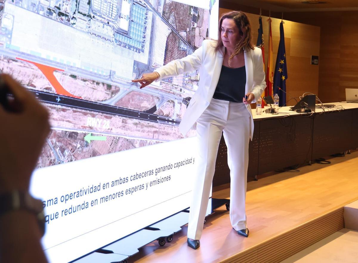 El aeropuerto Alicante-Elche encara nuevas actuaciones para ganar capacidad antes de su gran ampliación.