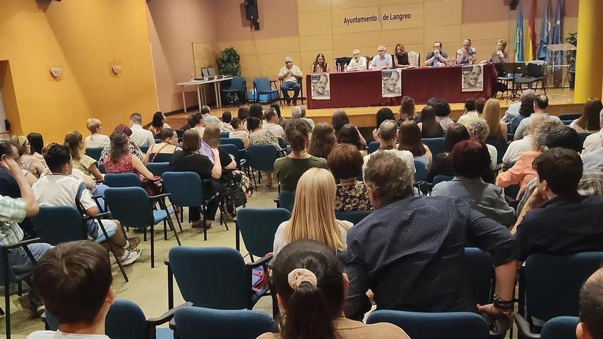 Los premios "Alberto Vega" de poesía para jóvenes reconocen el trabajo de Gabriela Suárez del colegio María Inmaculada de Laviana