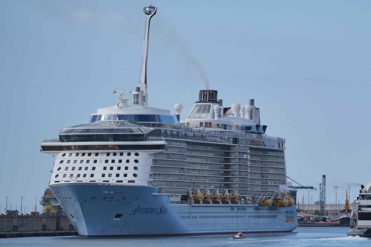 Atraque del crucero Anthem of the Seas en el Puerto de Santa Cruz