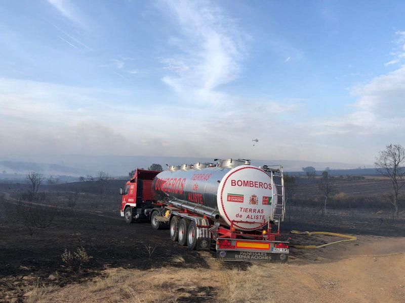 Imágenes del incendio forestal de Grisuela.