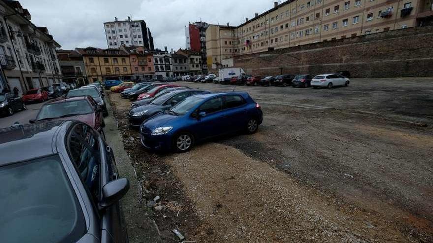 El solar que se utiliza ya como aparcamiento.