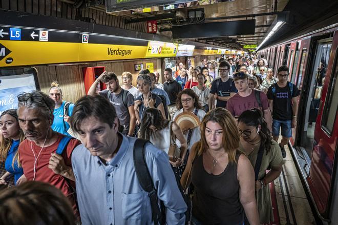 La estación de Verdaguer de la L4 del metro de Barcelona reabre este lunes tras dos meses de obras
