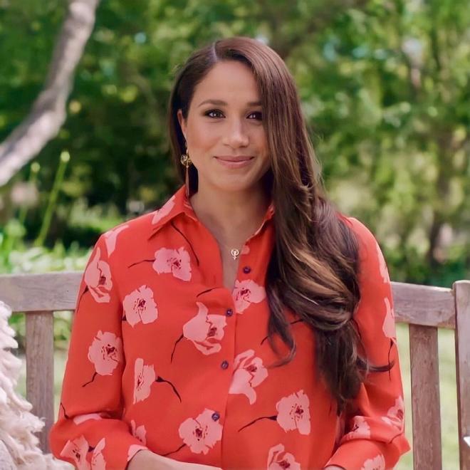 Meghan Markle con vestido estampado de Carolina Herrera