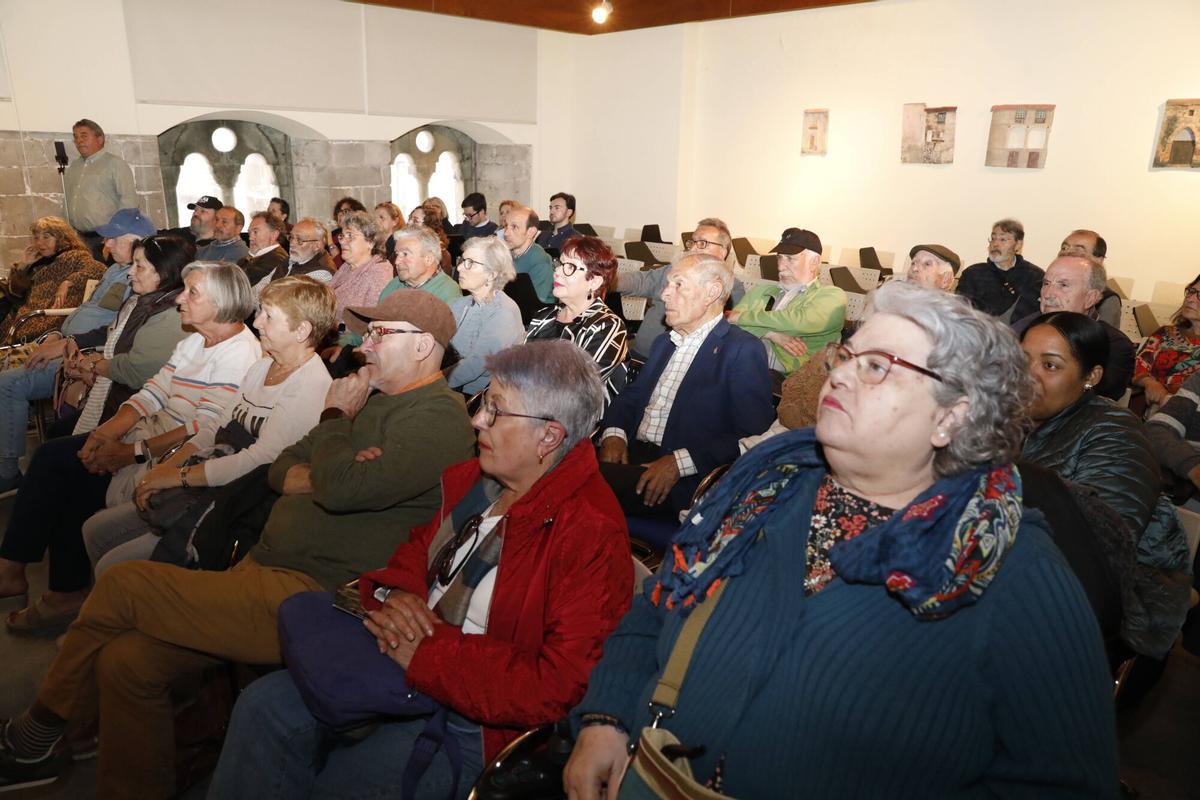 Avilés. Valdecarzana. Charla