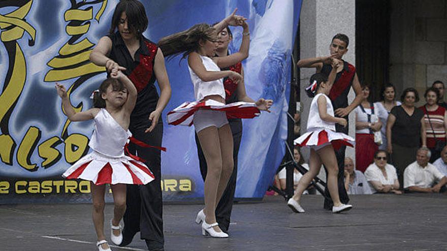 Participantes en una actuación de la Asociación Cultural Salsón.