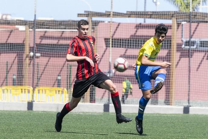 30.03.19.Las Palmas de Gran Canaria. Fútbol base cadete temporada 2018-19. UD Las Palmas - Unión Viera. Anexo Estadio de Gran Canaria. Foto Quique Curbelo  | 30/03/2019 | Fotógrafo: Quique Curbelo