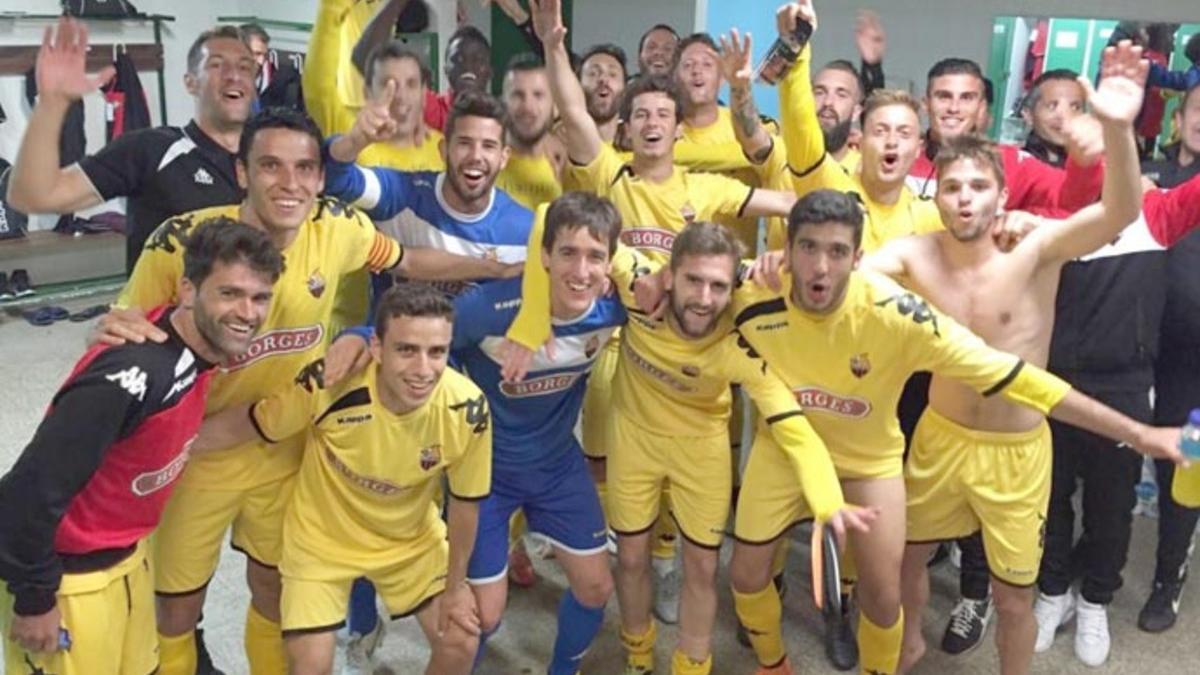 Los jugadores del Reus, celebrando el triunfo en el vestuario