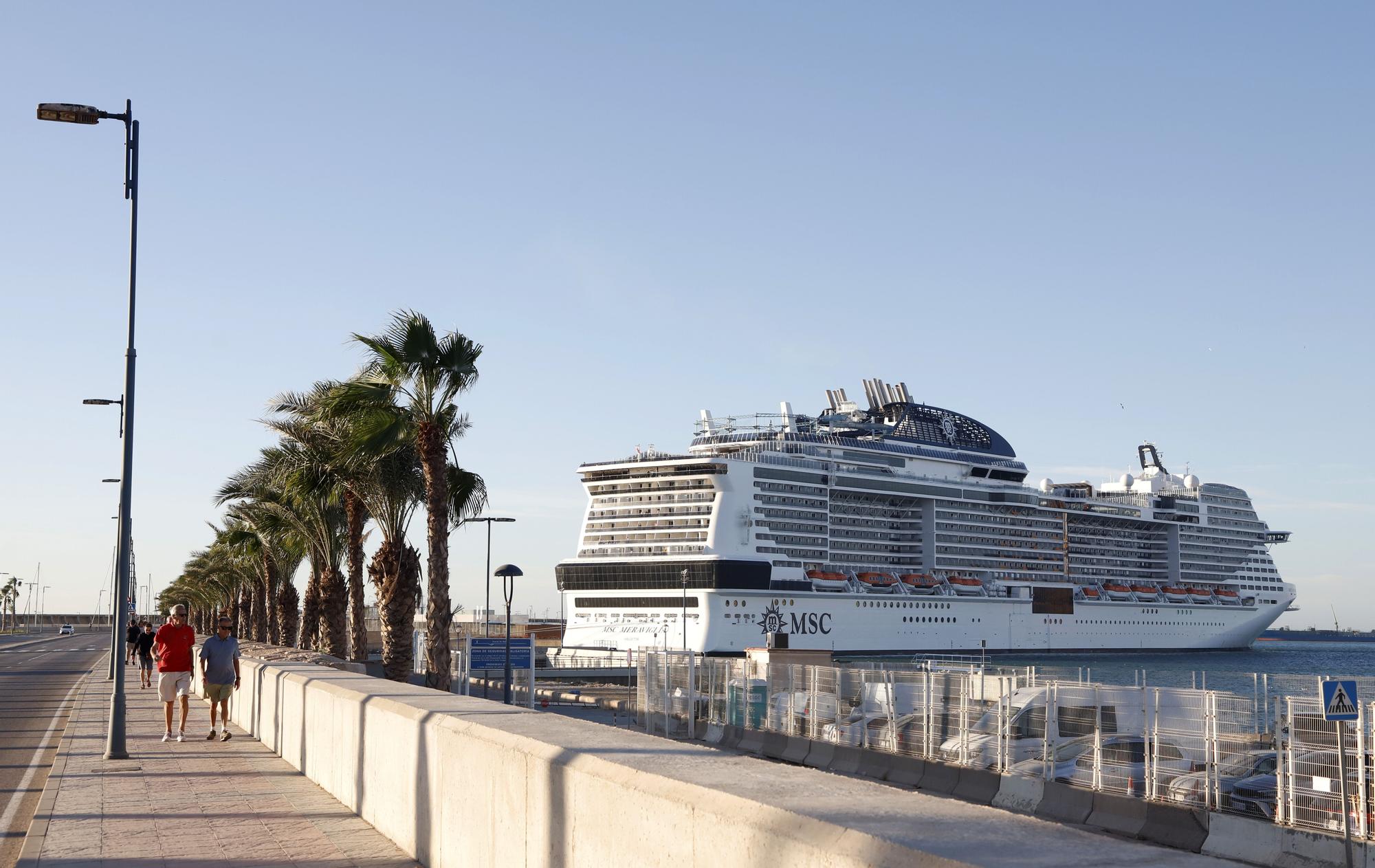 El Puerto de Málaga recibe por primera vez a MSC Meraviglia